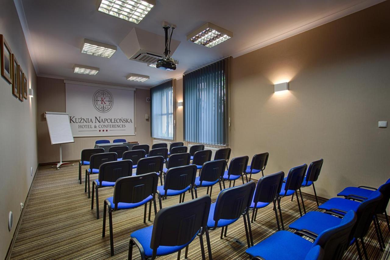 Hotel Kuznia Napoleonska Teresin Kültér fotó