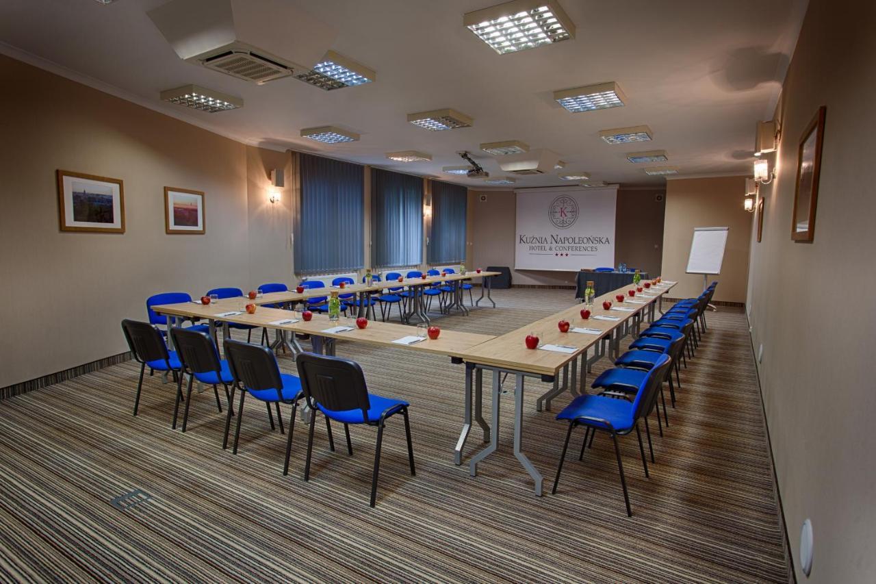 Hotel Kuznia Napoleonska Teresin Kültér fotó