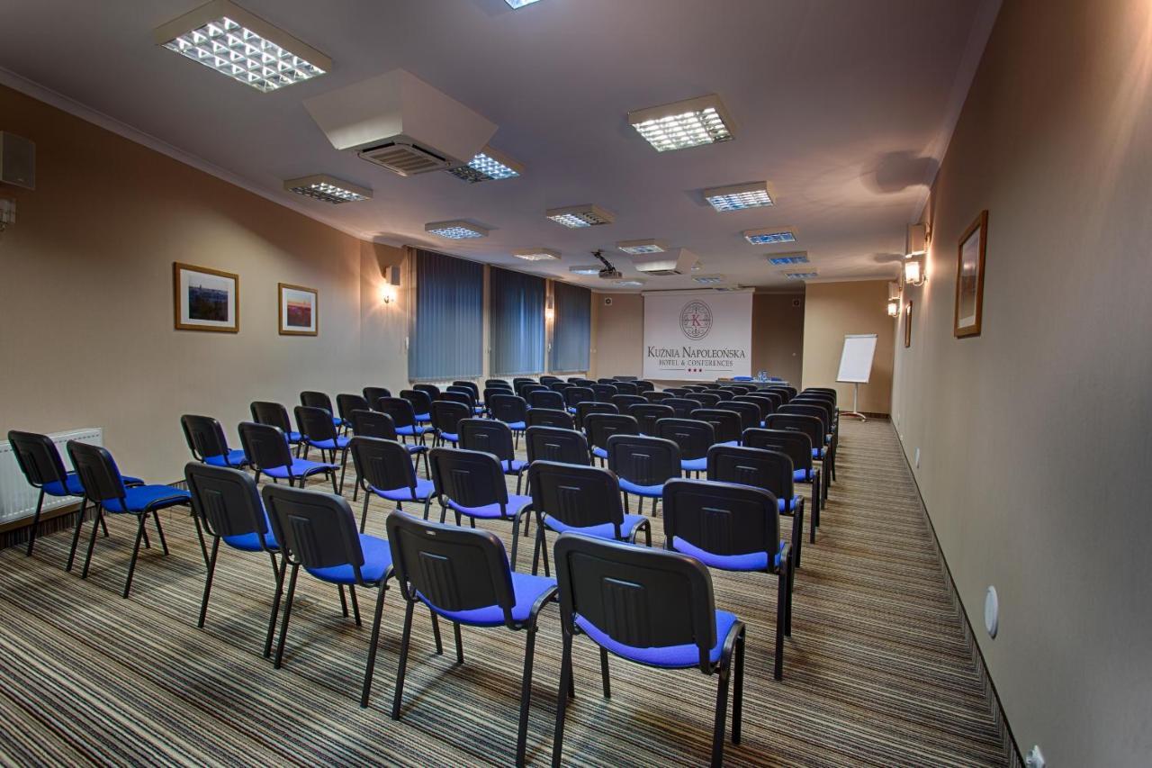 Hotel Kuznia Napoleonska Teresin Kültér fotó