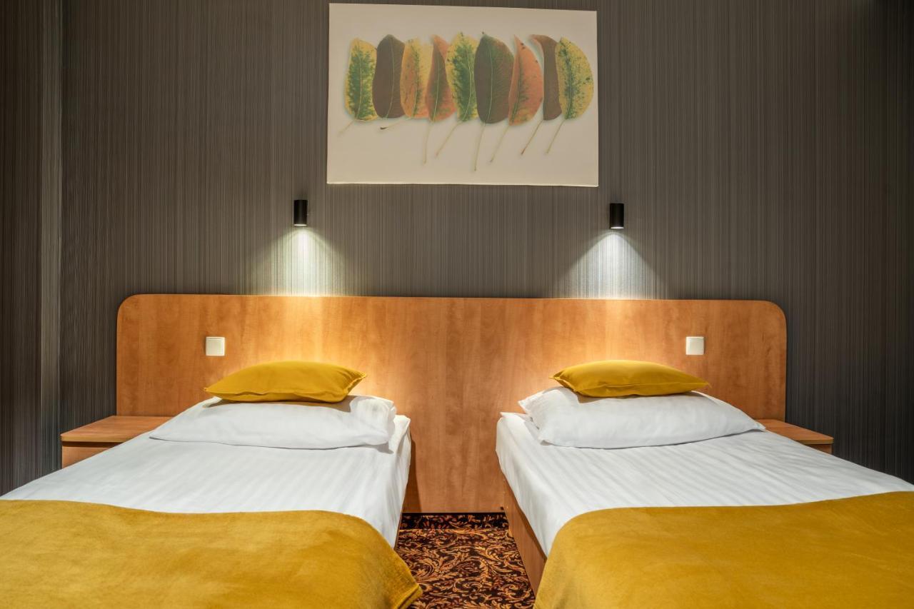 Hotel Kuznia Napoleonska Teresin Kültér fotó