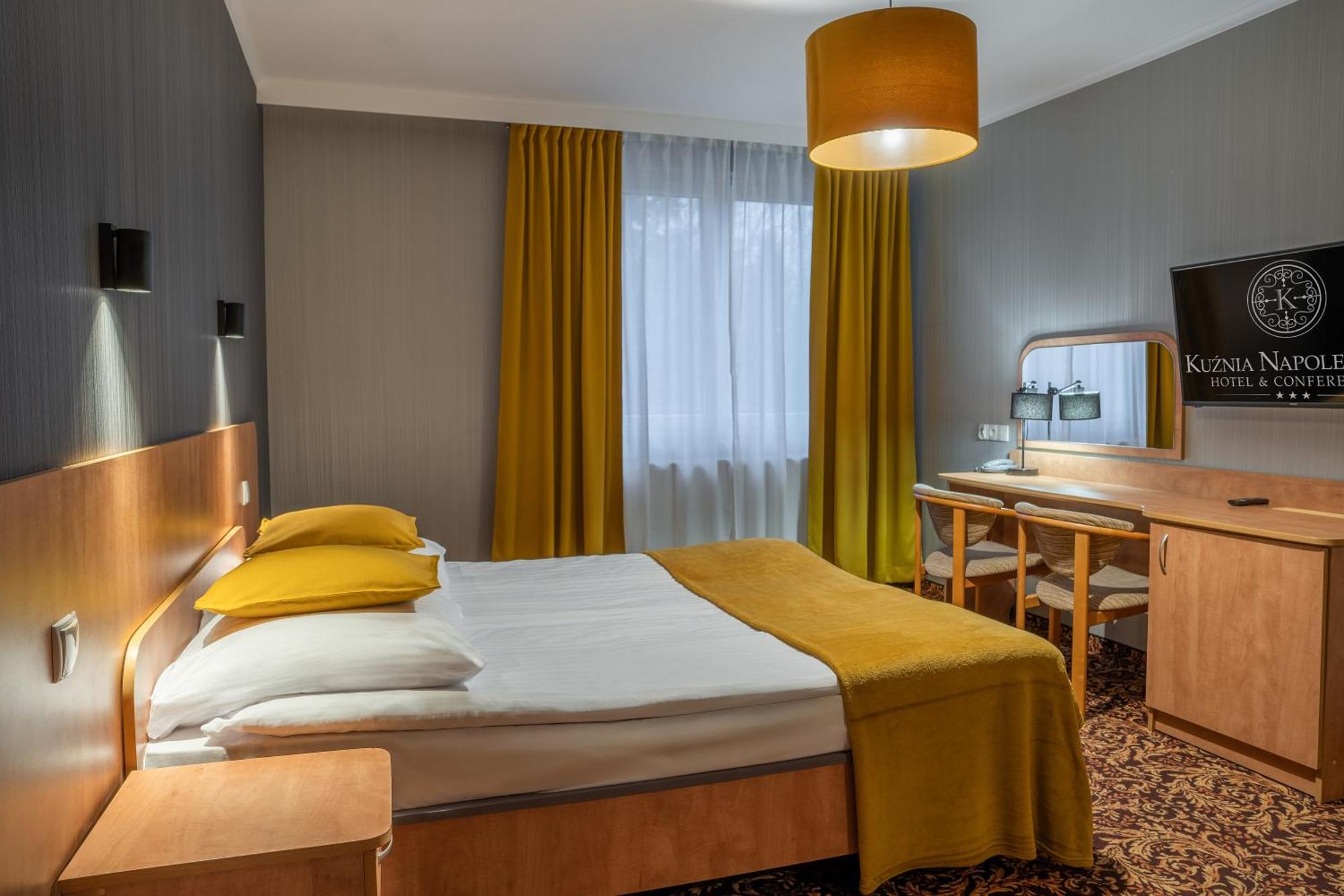 Hotel Kuznia Napoleonska Teresin Kültér fotó