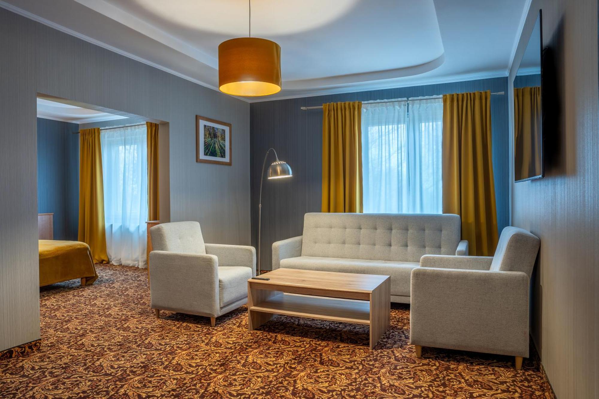 Hotel Kuznia Napoleonska Teresin Kültér fotó