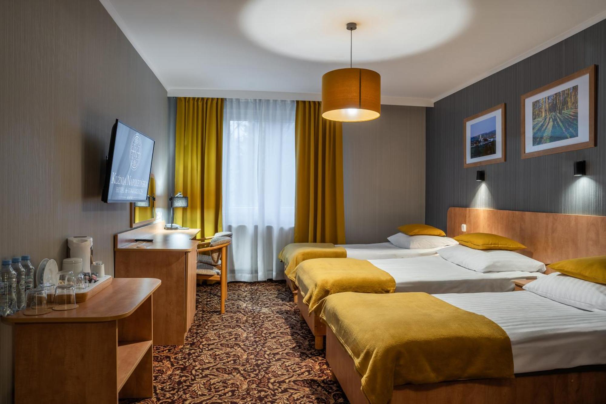 Hotel Kuznia Napoleonska Teresin Kültér fotó