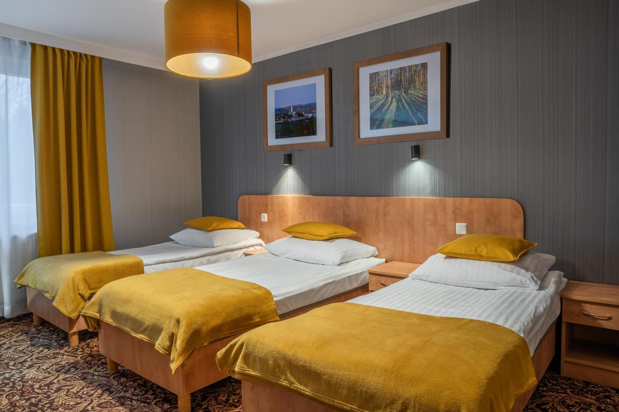 Hotel Kuznia Napoleonska Teresin Kültér fotó