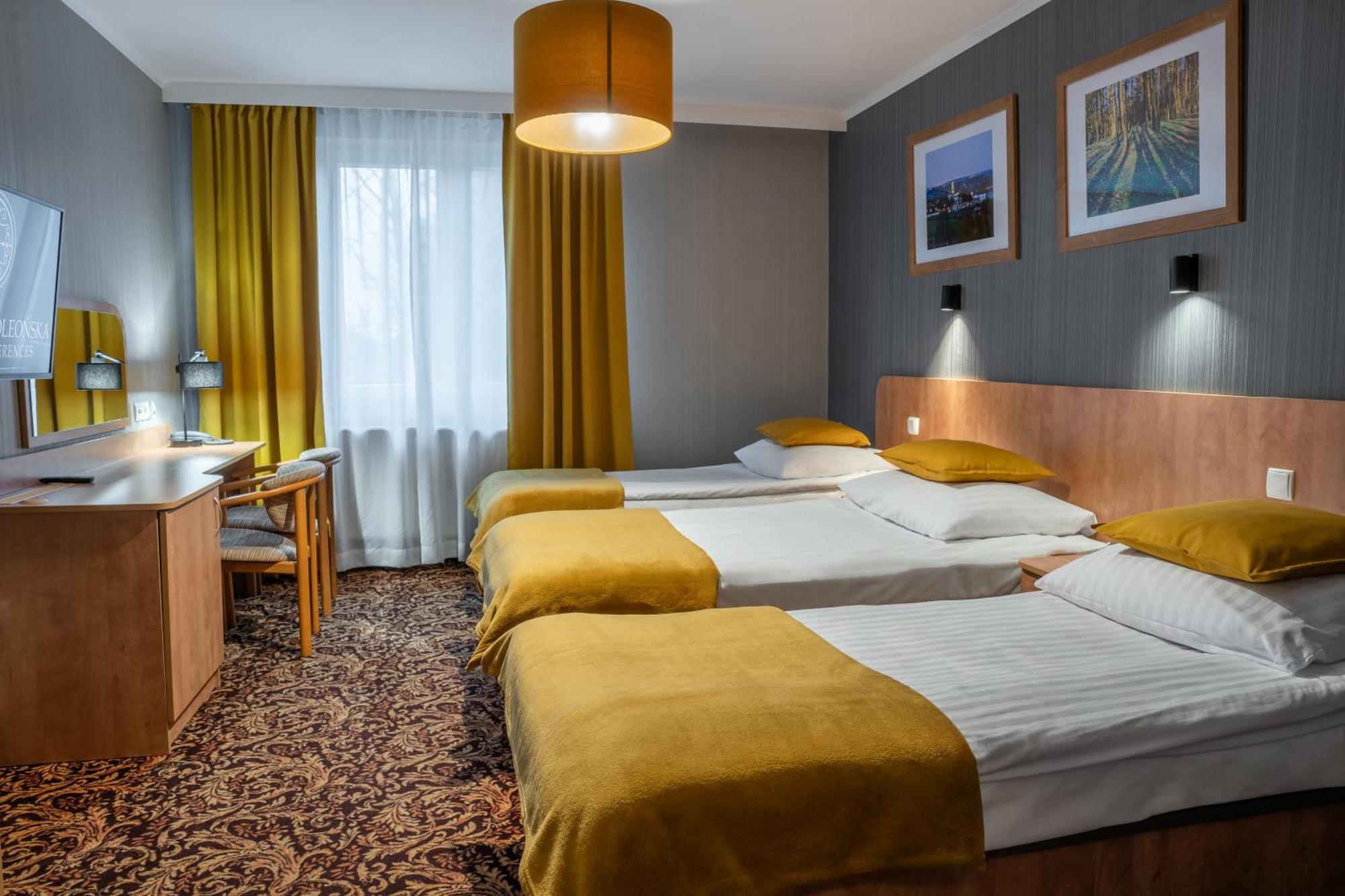 Hotel Kuznia Napoleonska Teresin Kültér fotó